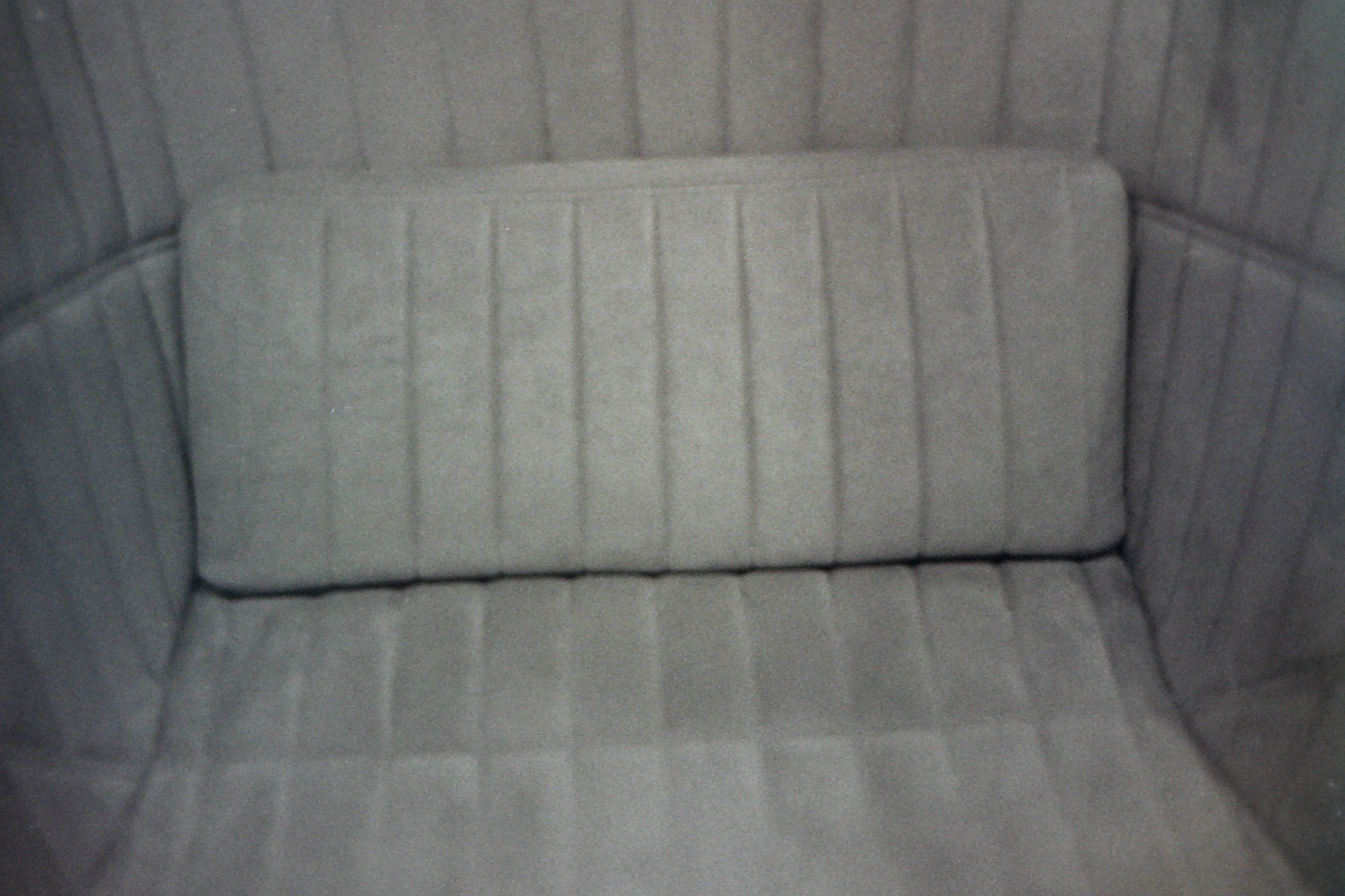 texture et motif d'assise et de coussin d'un siège design en noir et blanc